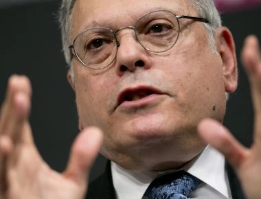 Πρώην διοικητής Fed: «Η οικονομία θα επιβραδυνθεί δραματικά - Πρέπει να αναρωτηθούμε για τους κινδύνους ύφεσης»